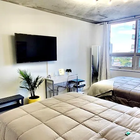 Classy 2Bd 2Bth At Midblock With Free Parking-2